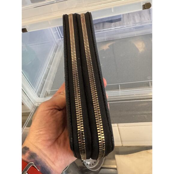 Halston Black Pebbled Leather Zip Around Continental Wallet Clutch Organizer - Picture 3 of 8